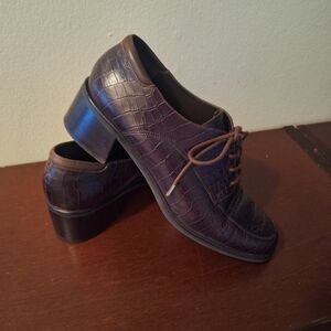 Elegant Brown Crocodile Ladie's Shoes